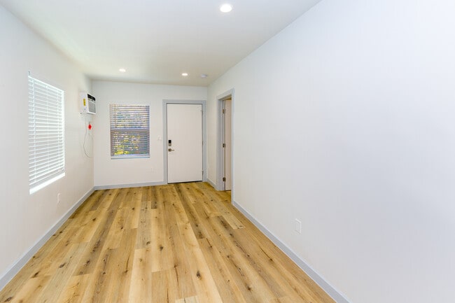 Photo - 1329-1331 Quintero St