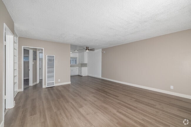 2BR, 1BA - 850SF - Living Room - 745-747 Venice Way