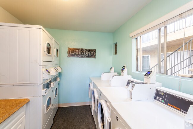 Laundry - Casa Tierra Apartments