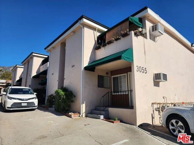 Building Photo - 3055 Foothill Blvd Unit 1