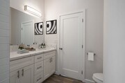 Photo - 5290 Manhasset Dr