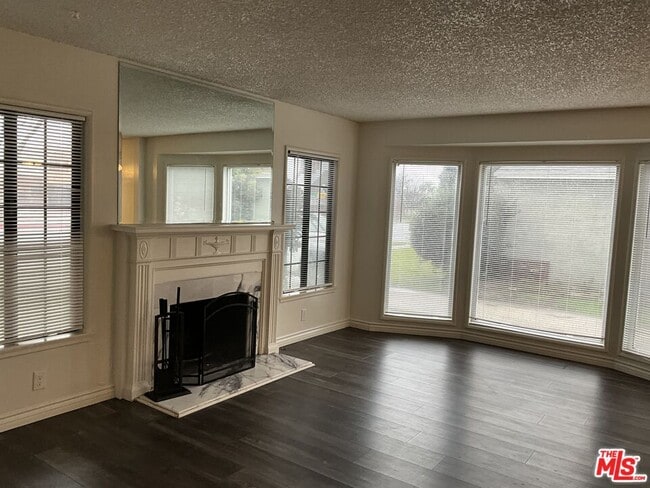 Photo - 1123 E Cameron Ave