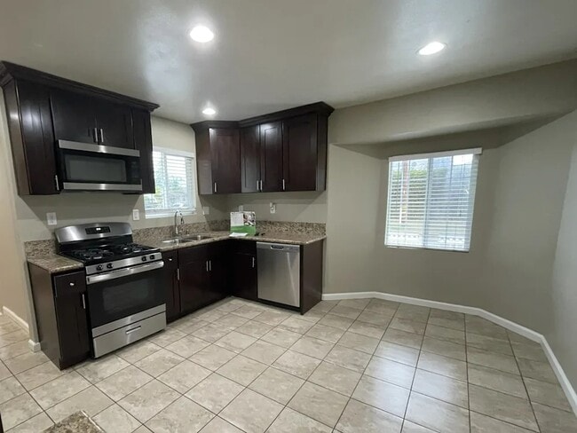 Photo - 15716 Stevens Ave