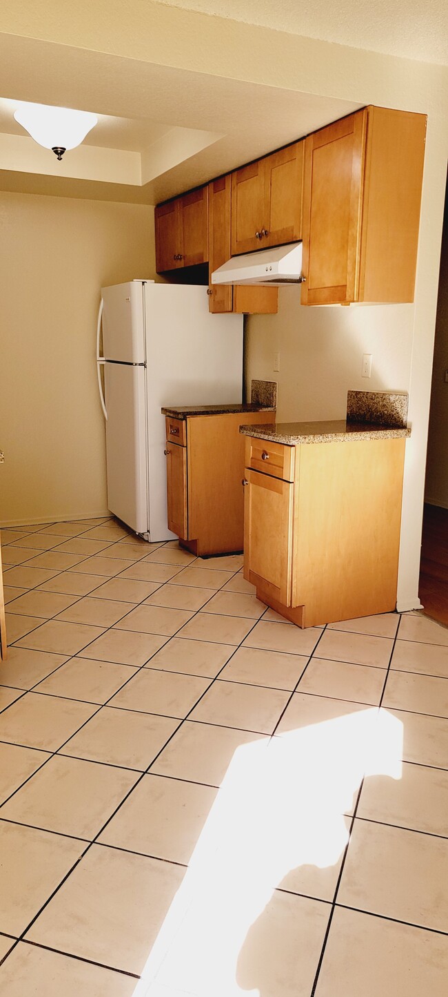 Kitchen - 1445 W 227th St Unit 9