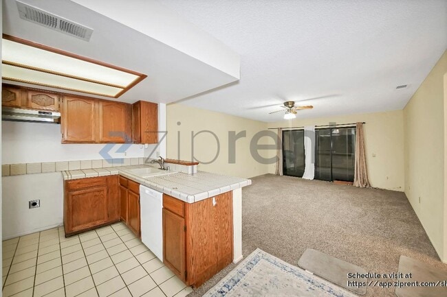 Photo - 11684 Ash St