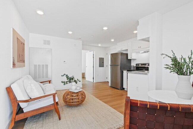 Photo - 4325 Main St Unit 405a