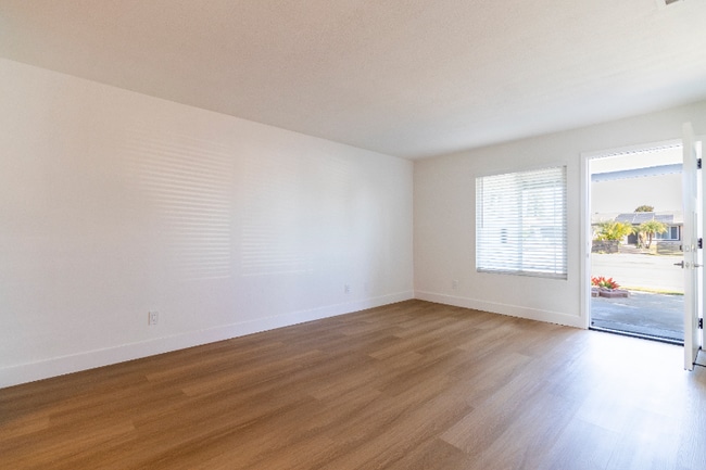 Photo - 10766 Parkdale Ave