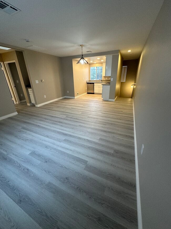 Photo - 20609 Seine Ave