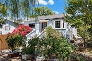Photo - 10522 Fernglen Ave House