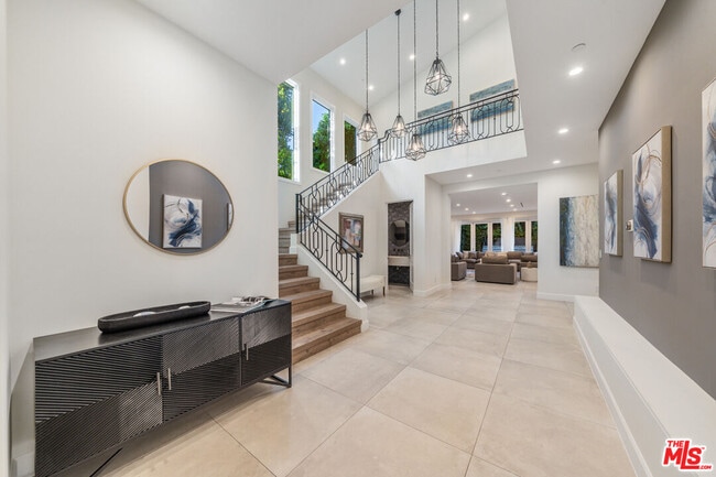 Photo - 846 N Orange Grove Ave