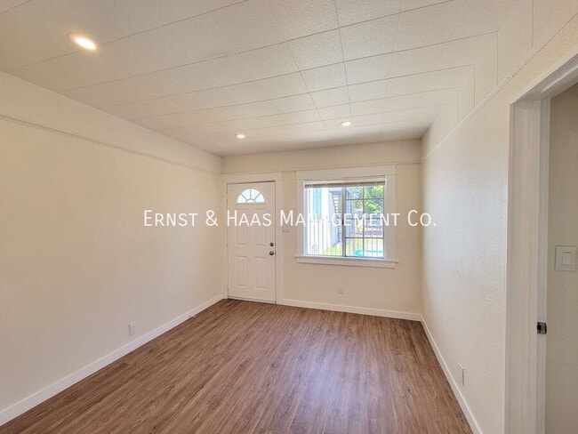 Photo - 154 E Eagle St Unit 01