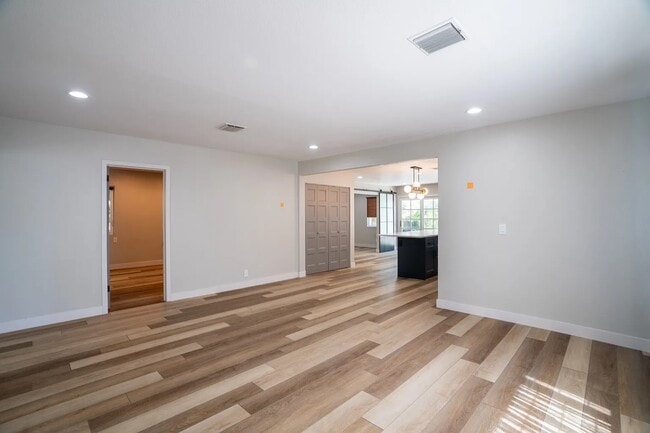 Photo - 10720 Oregon Ave