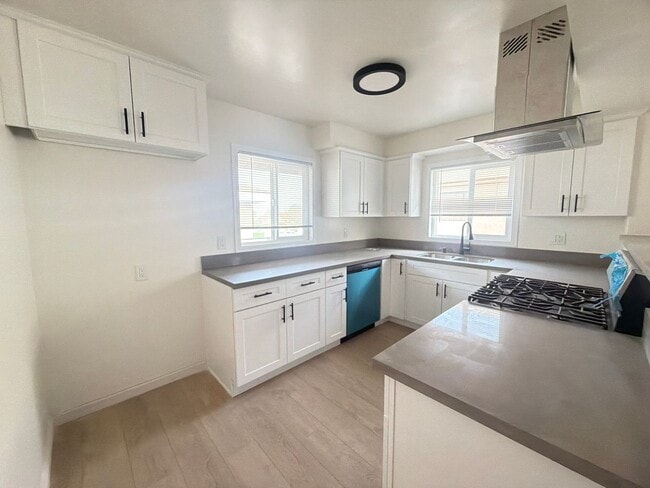 Photo - 2400DelM Unit 2402