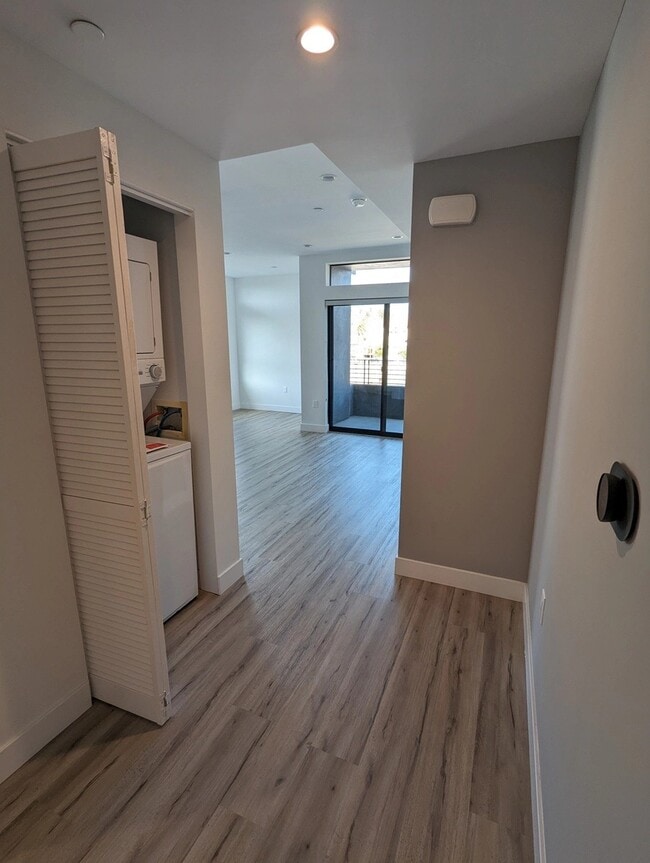 Photo - 338 Mariposa Ave Unit 301