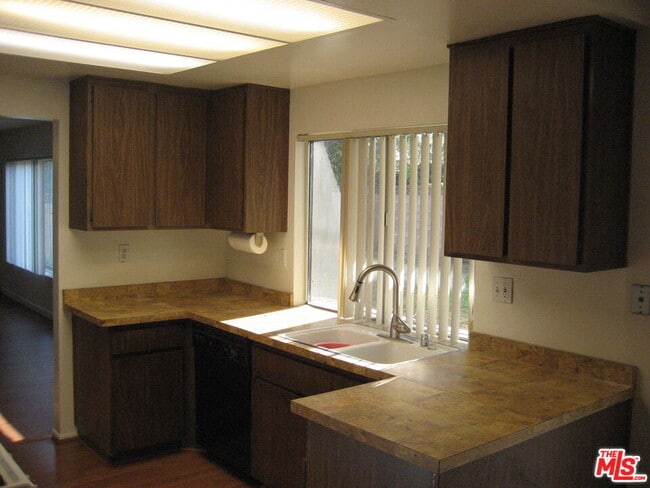 Photo - 10123 Hanna Ave