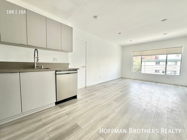 Photo - 318 S Mariposa Ave