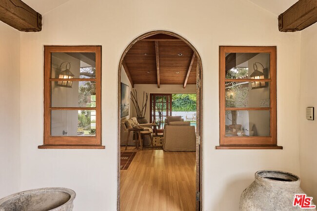 Photo - 3268 Serra Rd