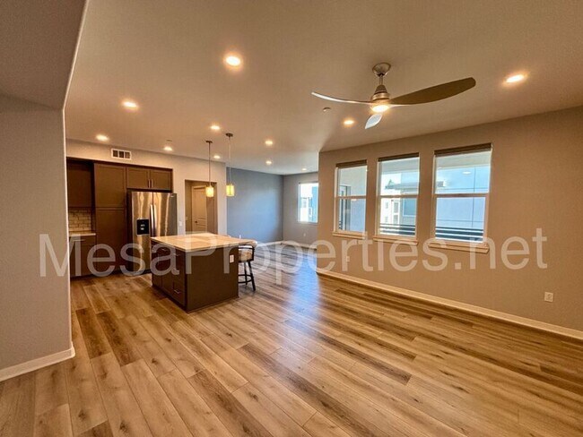 Photo - 9352 Solaire Pl