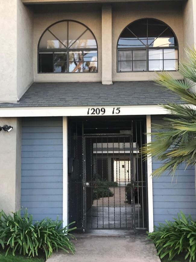 Entrance to building - 1209 Robinson Ave Condo Unit #8