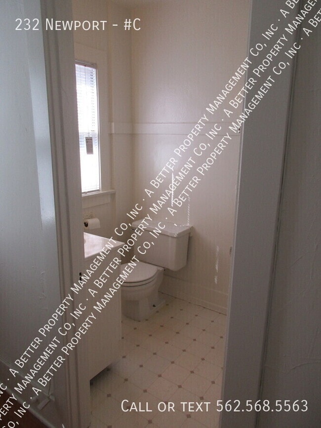 Photo - 232 Newport-#C Unit #C