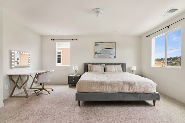 Photo - 7284 Wembley St