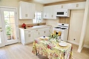 Photo - 614 E I St Townhome