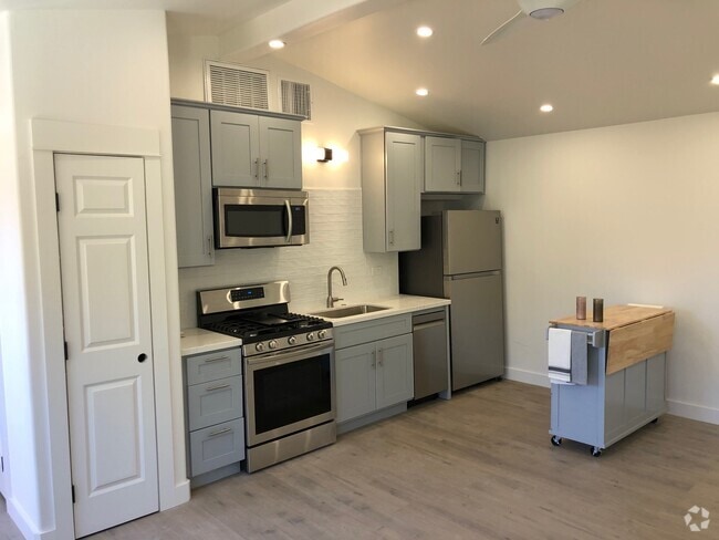 Building Photo - 41482 Willow Run Rd Unit #2 Rental