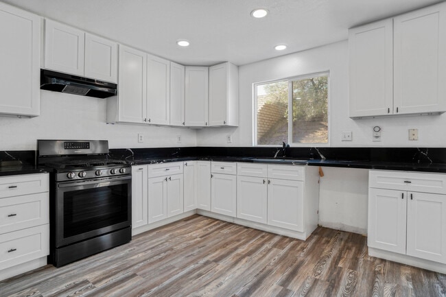 Photo - 3500 Desert Oak Dr