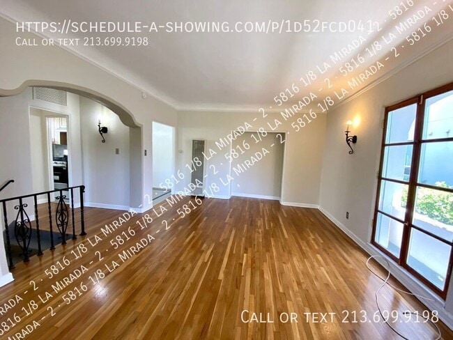 Building Photo - 5816 1/8 La Mirada-2 Unit 2