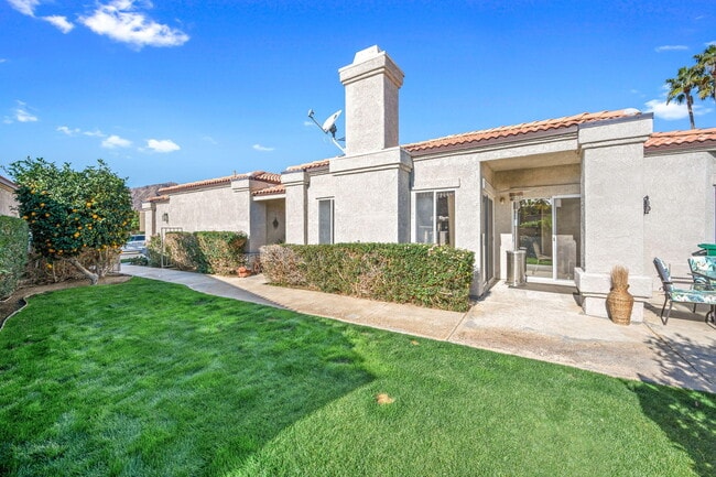 Photo - 48125 Vía Hermosa