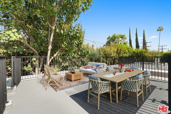 Building Photo - 15213 Morrison St