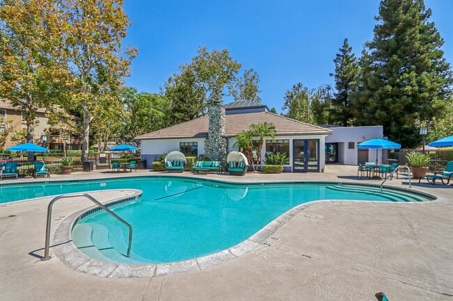Building Photo - Creekside Alta Loma