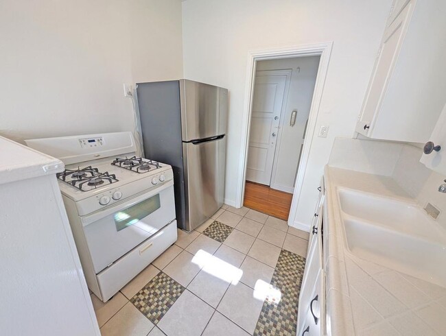 Photo - 626 Cochran Ave Unit 2