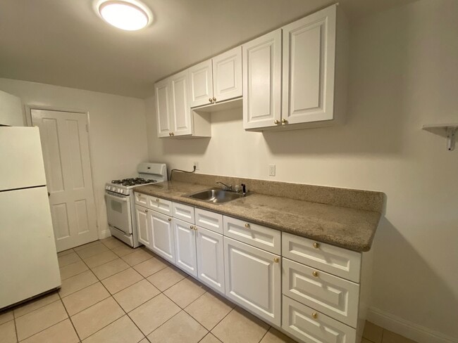 Photo - 1348 N Spaulding Ave Unit GUESTHOUSE