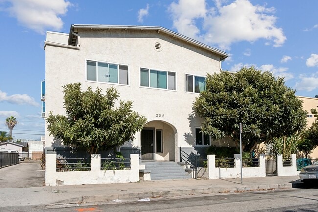 This bright upstairs 2 Bed / 2 Bath apartm... - This bright upstairs 2 Bed / 2 Bath apartm... Unit #7