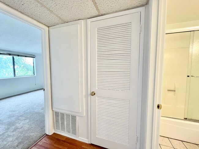 Photo - Spacious 1 Bedroom + Loft Condo in the Lindenwood Building – Bixby Knolls