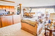 Photo - 730 St James Pl