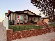 Photo - 970 W 8th St