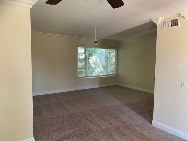 Photo - 1 Bedroom 1Bathroom Burbank Condo! Ready for Move-In!