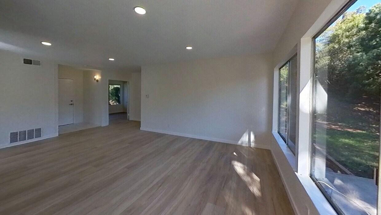 3D Tour - 3333 Corning St