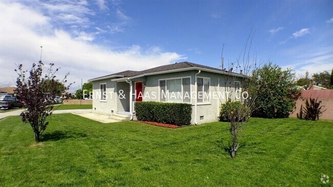 Building Photo - 4704 Gundry Ave Rental