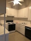 Kitchen - 5104 Lakeview Ave Condo