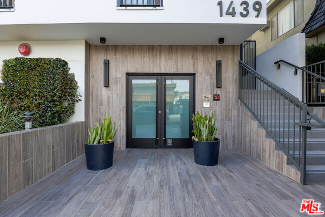 Building Photo - 1439 Armacost Ave Unit 301 Rental