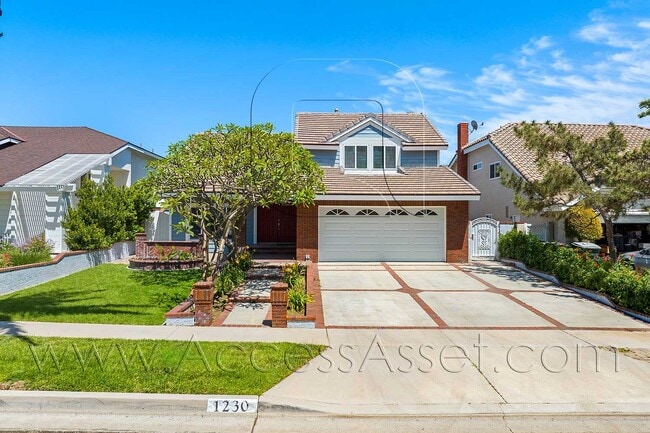 Building Photo - Spacious 4 Bedroom Home with Private Yard & Covered Patio in Anaheim Hills