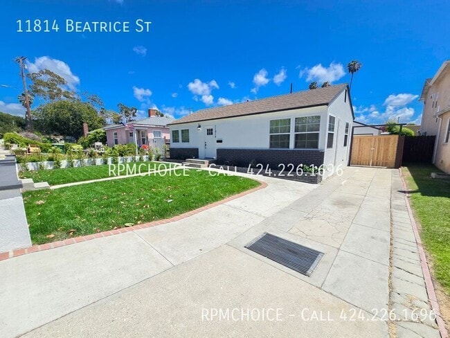 Building Photo - 11814 Beatrice St
