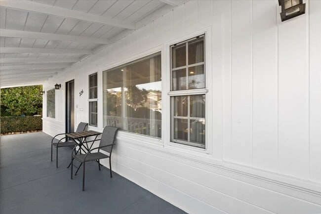 Photo - 336 W Hillcrest Blvd