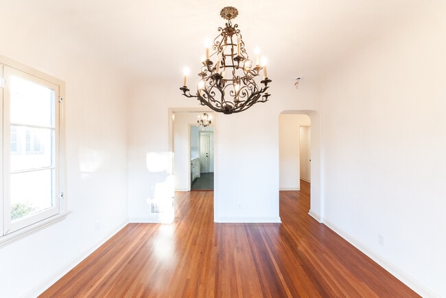 Photo - 1064 S Genesee-