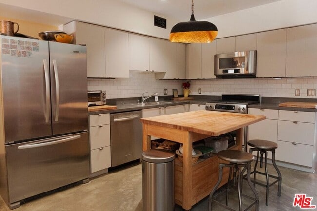 Photo - 700 Main St Unit 12