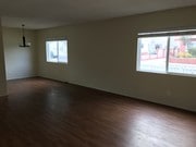Plenty of natural light - 2016 Ruhland Ave Unit # A