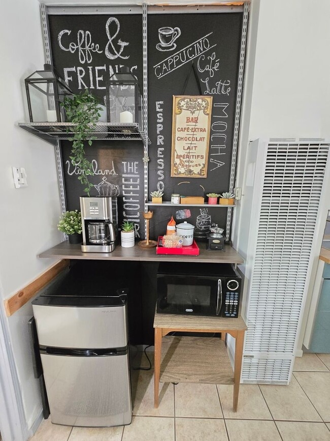 Photo - 5710 Vineland Ave Unit 5710 1/2 Vineland Ave (Middle)